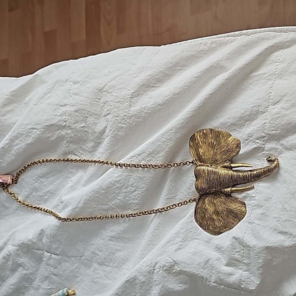 Vintage elephant necklace